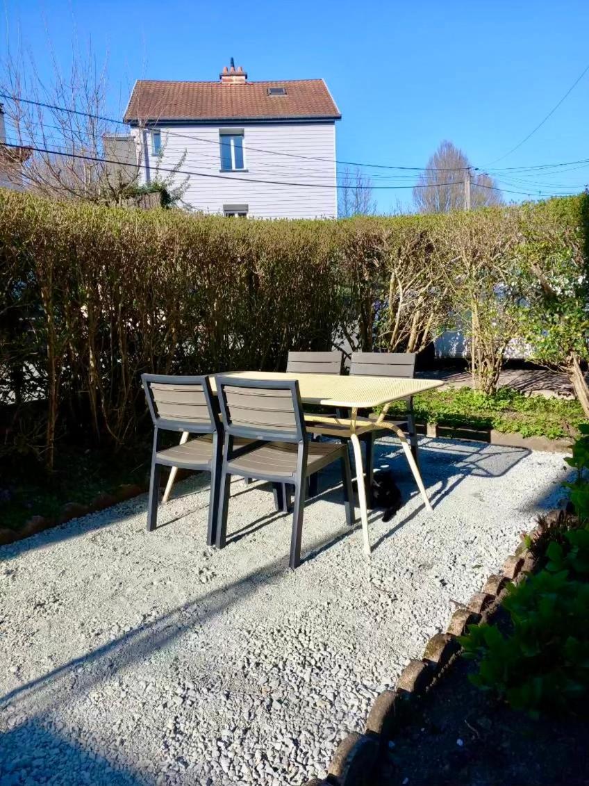 Appartement Cosy Et Calme Avec Parking Et Terrasse Prives Cravanche ภายนอก รูปภาพ